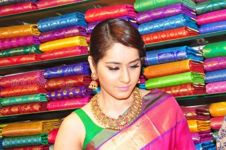 Actress Raashi Khanna In Saree At R