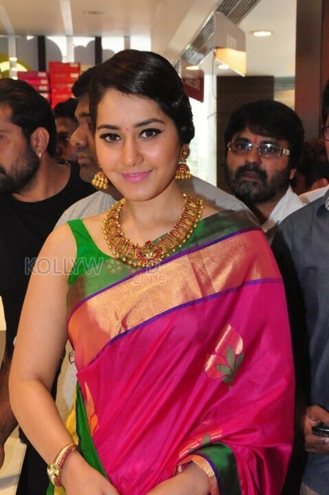 Actress Raashi Khanna In Saree At R