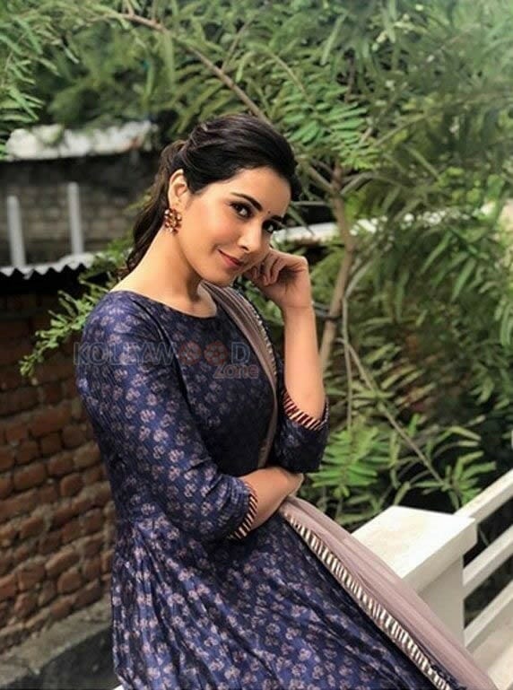 Actress Raashi Khanna Instagram Photos