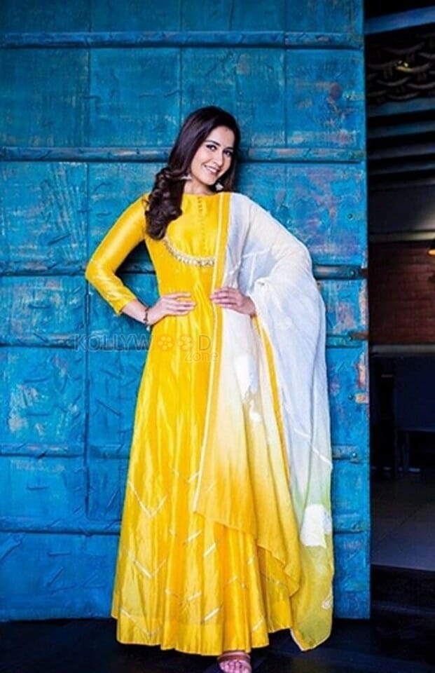 Actress Raashi Khanna Instagram Photos