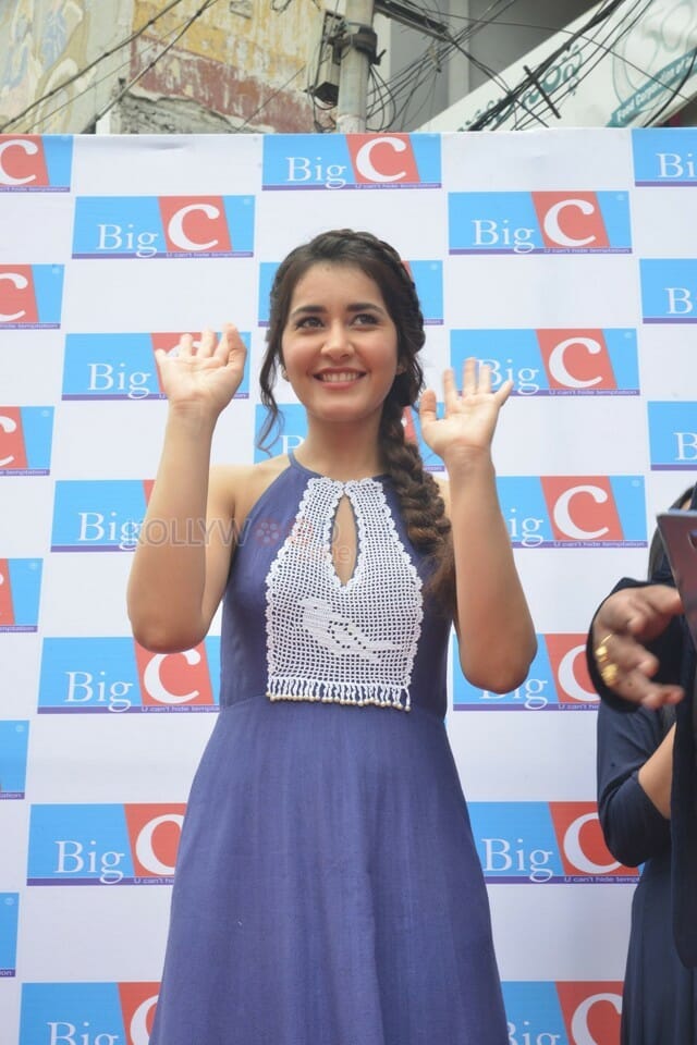 Actress Raashi Khanna Launches Big C Mobile Store At Guntur Photos