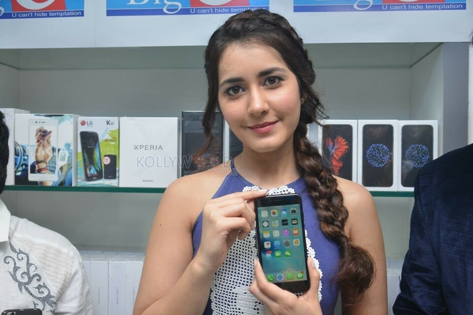 Actress Raashi Khanna Launches Big C Mobile Store At Guntur Photos