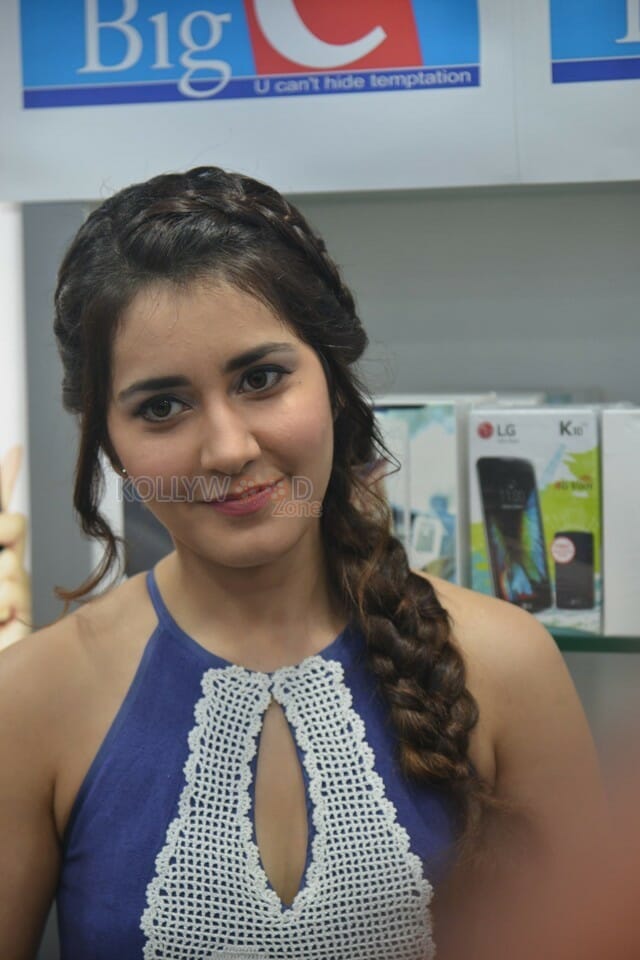 Actress Raashi Khanna Launches Big C Mobile Store At Guntur Photos