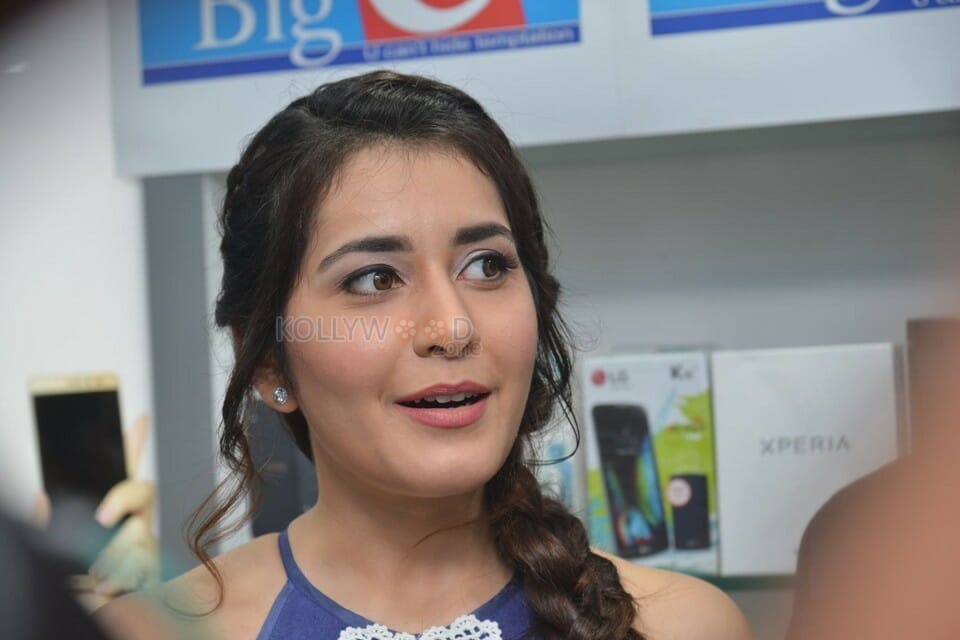 Actress Raashi Khanna Launches Big C Mobile Store At Guntur Photos