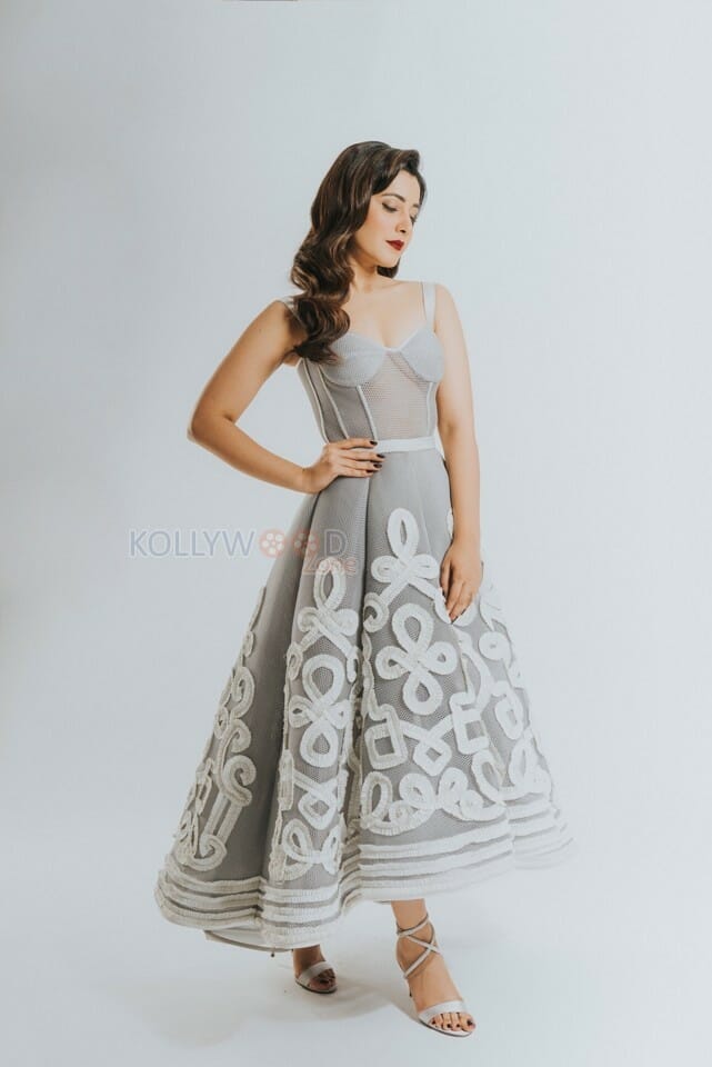 Actress Raashi Khanna New Photoshoot Pictures