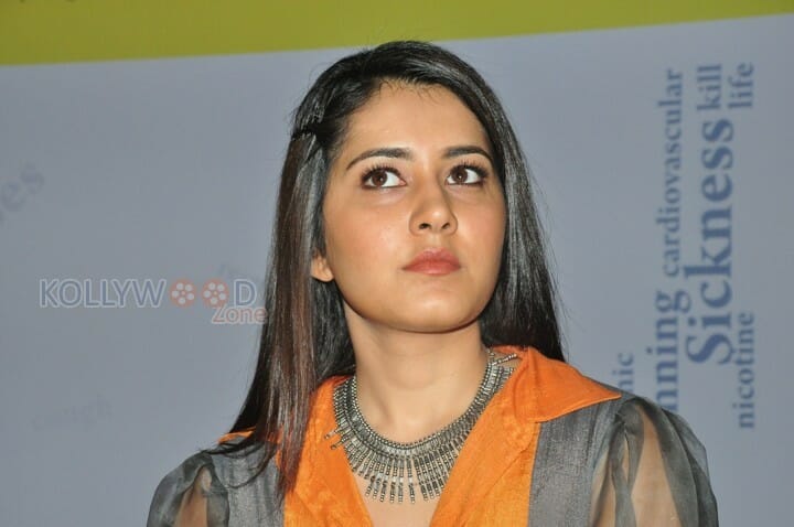 Actress Raashi Khanna New Stills