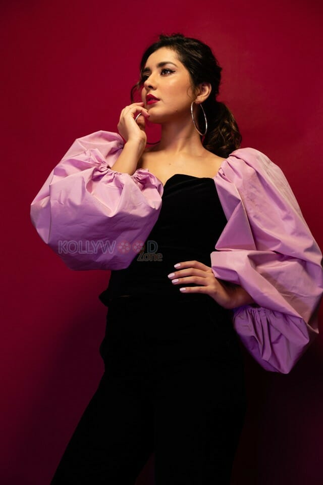 Actress Raashi Khanna Recent Photoshoot Pictures