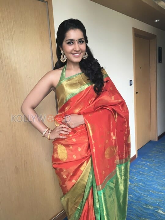 Actress Raashi Khanna Saree Stills