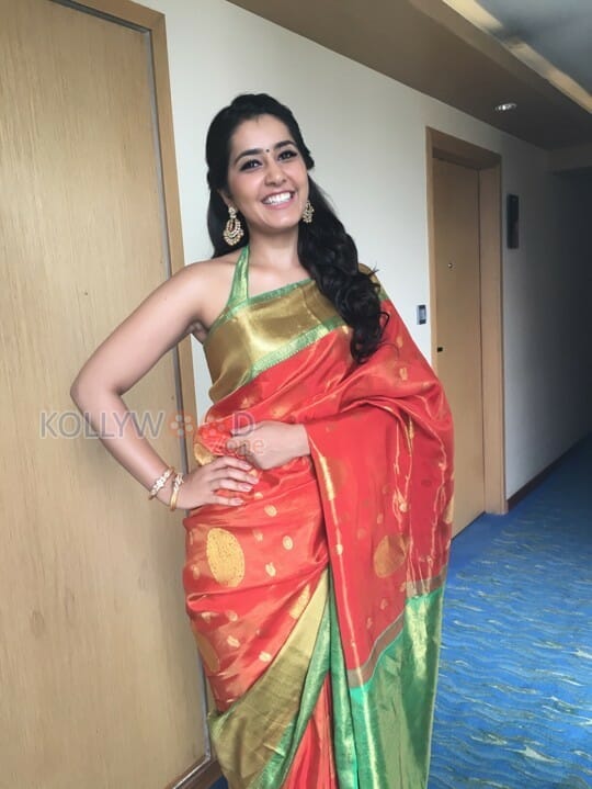 Actress Raashi Khanna Saree Stills