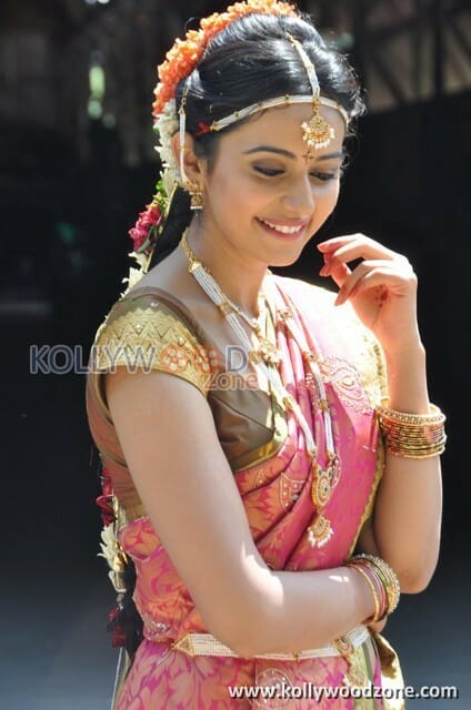 Actress Rakul Preet Singh Traditional Saree Photos