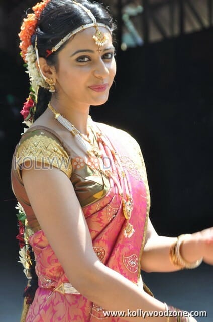 Actress Rakul Preet Singh Traditional Saree Photos