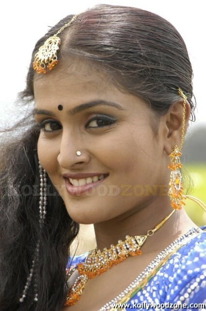 Actress Ramya Nambeesan Pictures