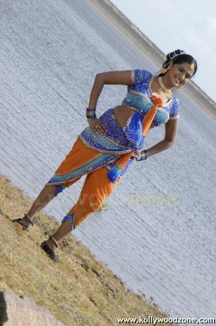 Actress Ramya Nambeesan Pictures