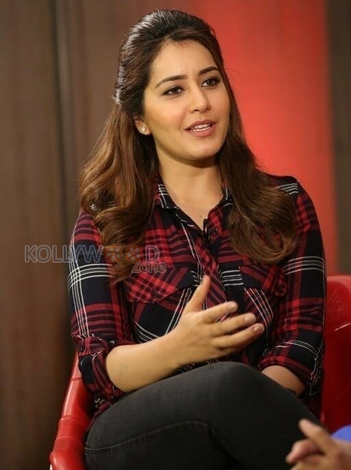 Actress Rashi Khanna Beautiful Stills