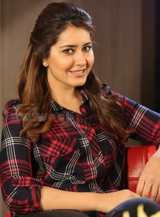 Actress Rashi Khanna Beautiful Stills