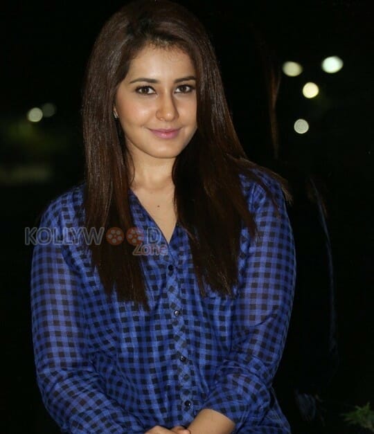 Actress Rashi Khanna New Pics