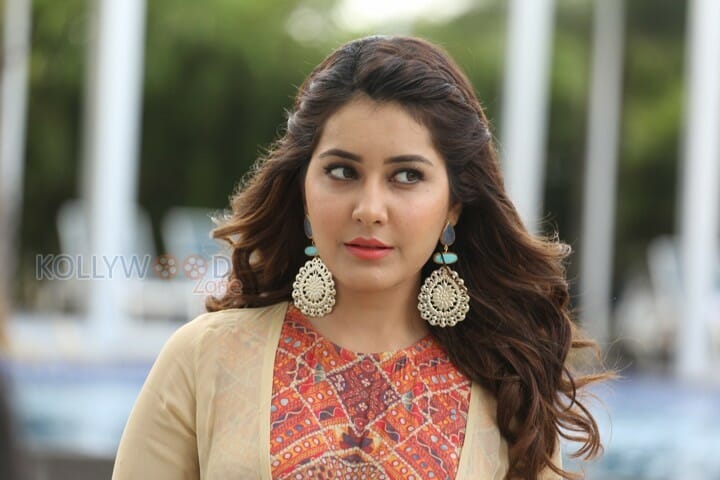 Actress Rashi Khanna New Pictures