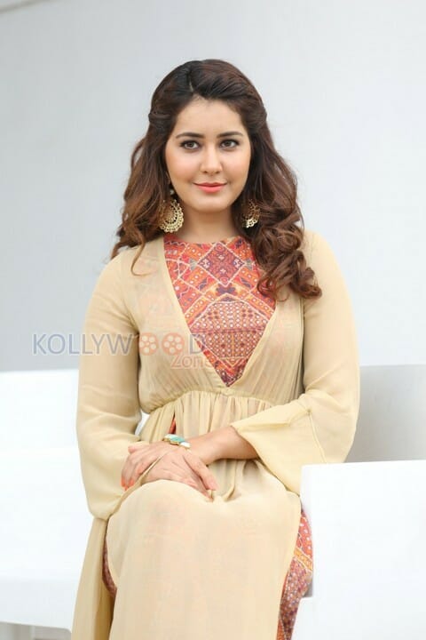 Actress Rashi Khanna New Pictures