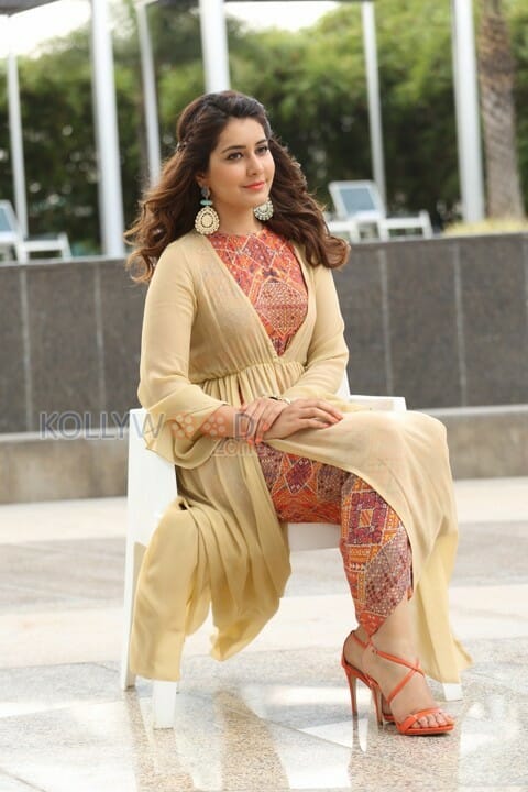 Actress Rashi Khanna New Pictures