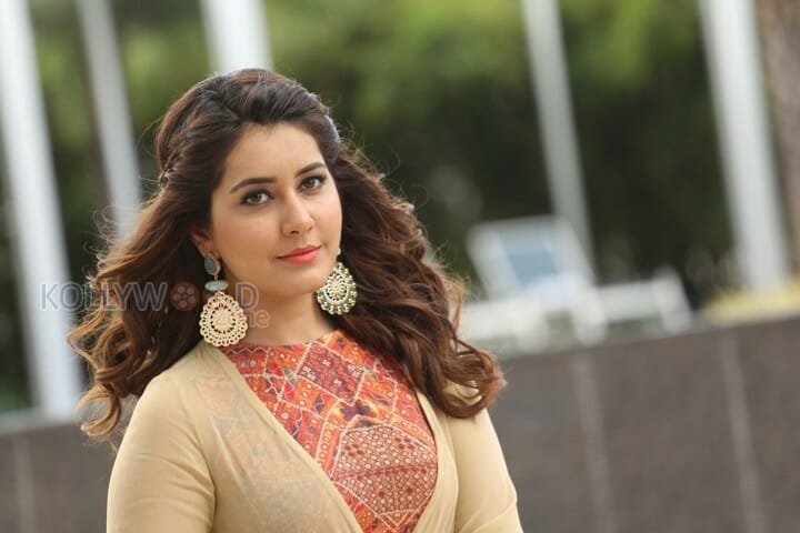 Actress Rashi Khanna New Pictures