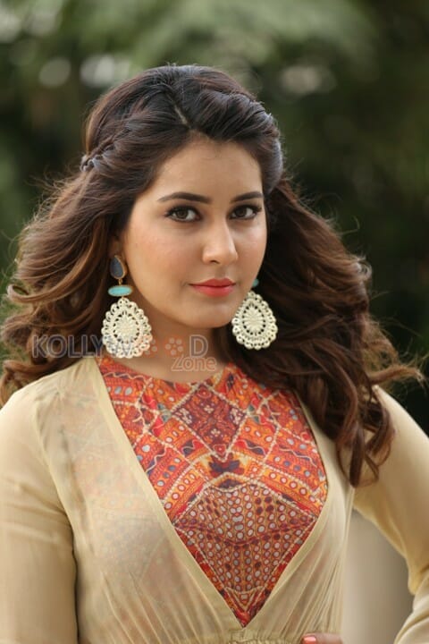 Actress Rashi Khanna New Pictures