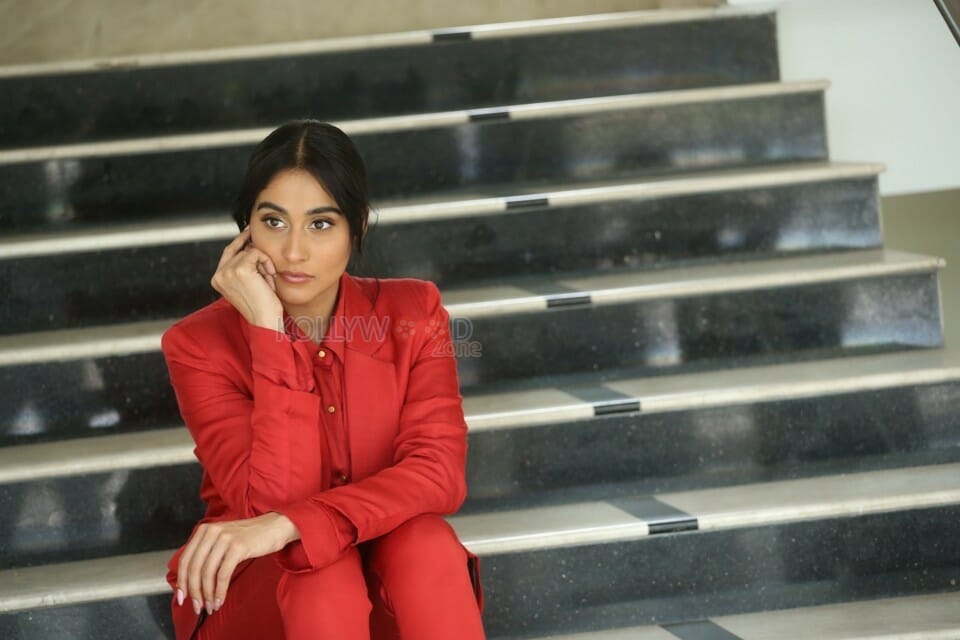 Actress Regina Cassandra At Evaru Movie Interview Photos