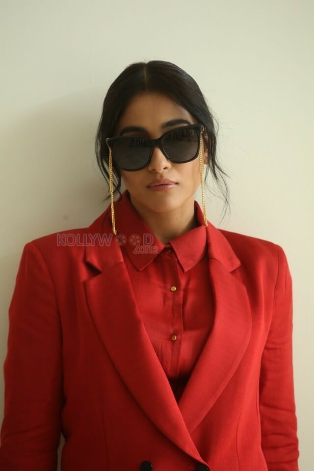 Actress Regina Cassandra At Evaru Movie Interview Photos