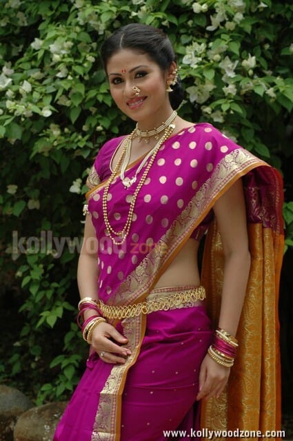 Actress Sada Saree Pictures