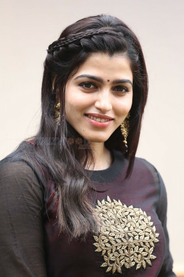 Actress Sai Dhanshika At Meela Movie Press Meet Pictures 20 (12094 ...