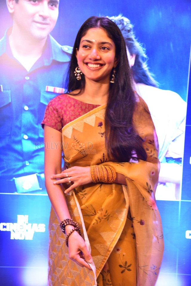 Actress Sai Pallavi at Amaran Success Meet Pictures 01