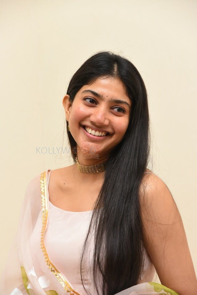 Actress Sai Pallavi at Shyam Singha Roy Pre Release Event Pictures 14