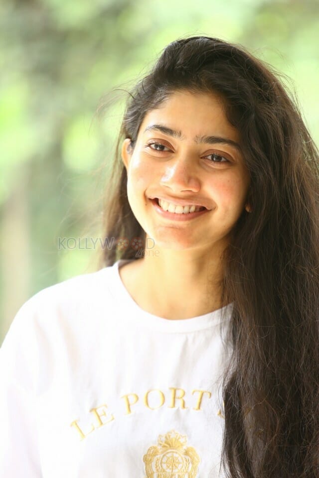 Actress Sai Pallavi at Virata Parvam Movie Interview Pictures 18