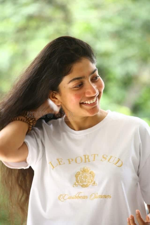 Actress Sai Pallavi at Virata Parvam Movie Interview Pictures 21