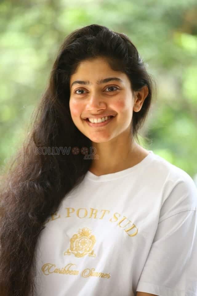 Actress Sai Pallavi at Virata Parvam Movie Interview Pictures 22