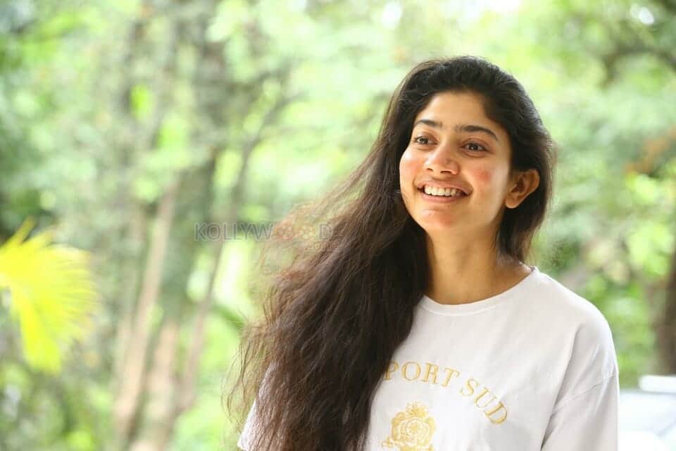 Actress Sai Pallavi at Virata Parvam Movie Interview Pictures 26