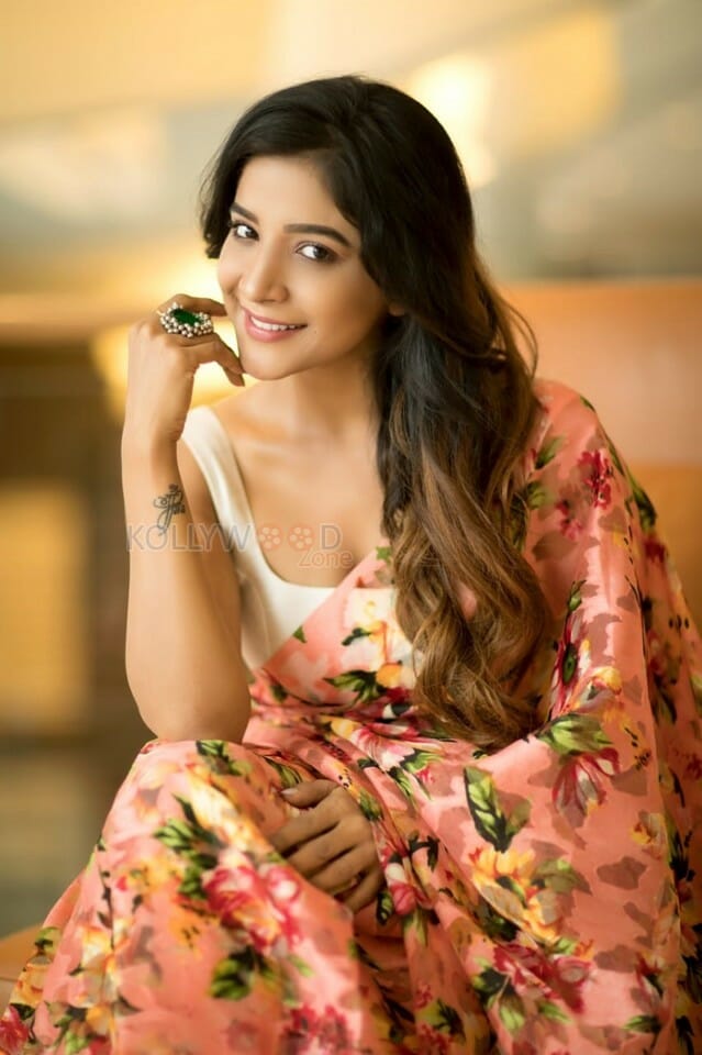 Actress Sakshi Agarwal Exclusive Photo Shoot Pictures