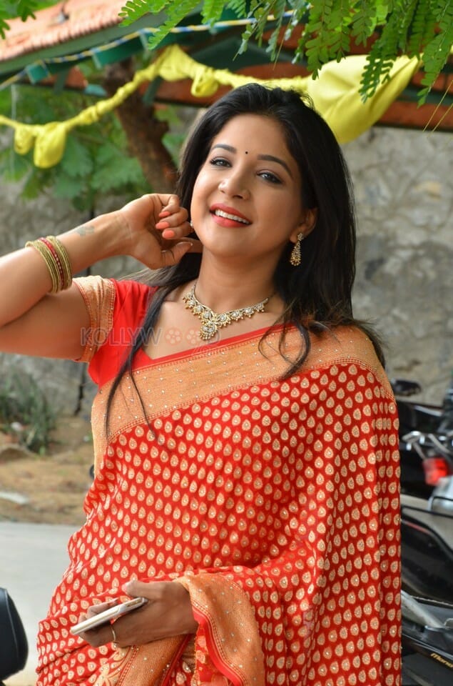 Actress Sakshi Agarwal Inauguration Handloom And Handicraft Exhibition Photos