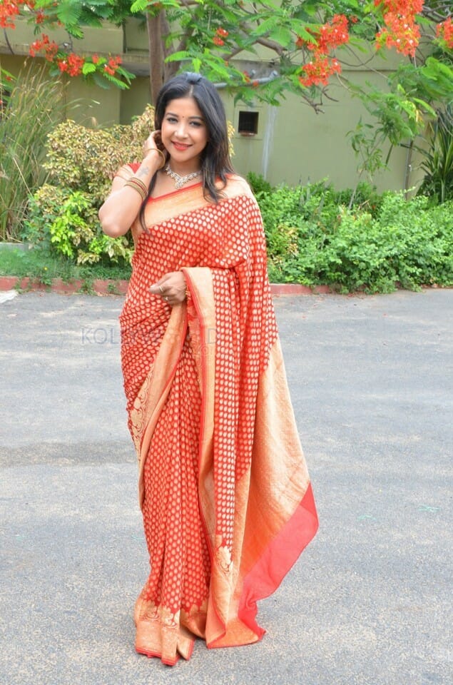 Actress Sakshi Agarwal Inauguration Handloom And Handicraft Exhibition Photos