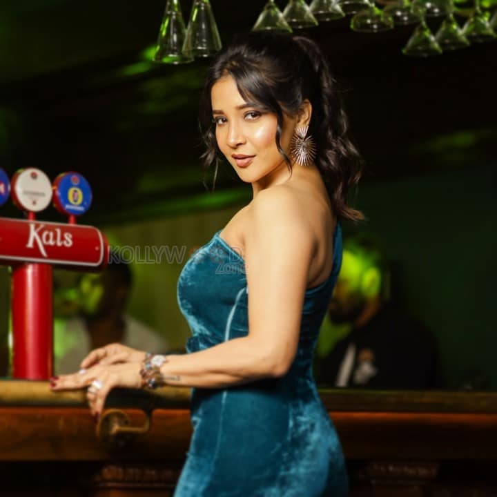 Actress Sakshi Agarwal in an One Shoulder Velvet Jumpsuit Pictures 12