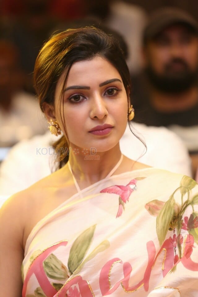 Actress Samantha Akkineni At Jaanu Movie Thanks Meet Photos