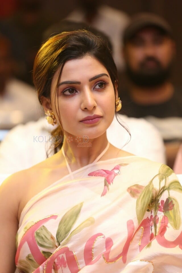 Actress Samantha Akkineni At Jaanu Movie Thanks Meet Photos