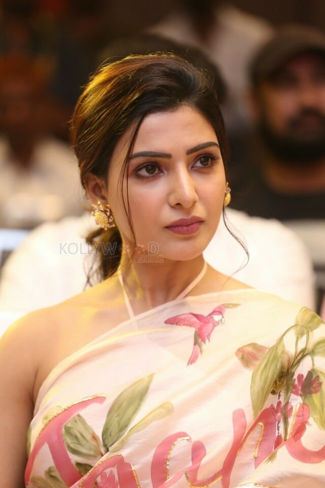 Actress Samantha Akkineni At Jaanu Movie Thanks Meet Photos