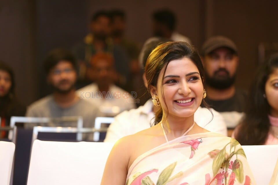 Actress Samantha Akkineni At Jaanu Movie Thanks Meet Photos