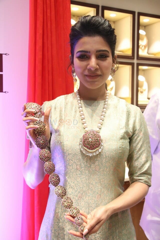 Actress Samantha Launch Of Nac Jewellers Antique Exhibition Photos