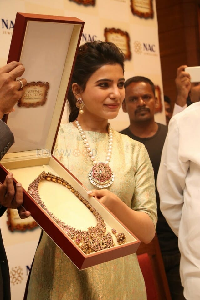 Actress Samantha Launch Of Nac Jewellers Antique Exhibition Photos