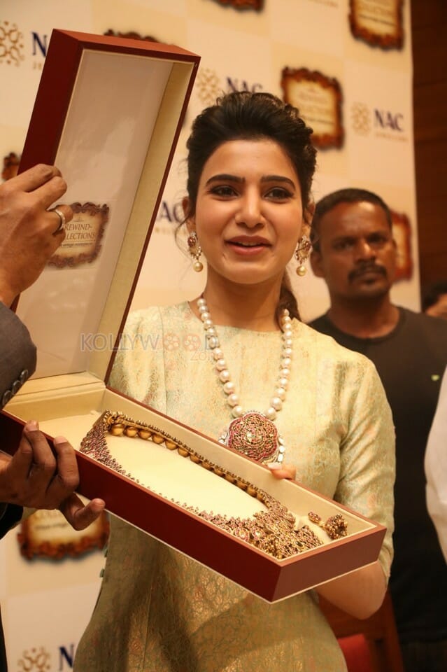 Actress Samantha Launch Of Nac Jewellers Antique Exhibition Photos