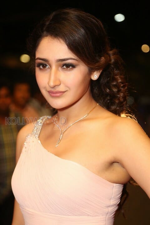Actress Sayesha Saigal Stills