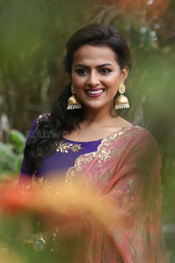 Actress Shraddha Srinath New Photos