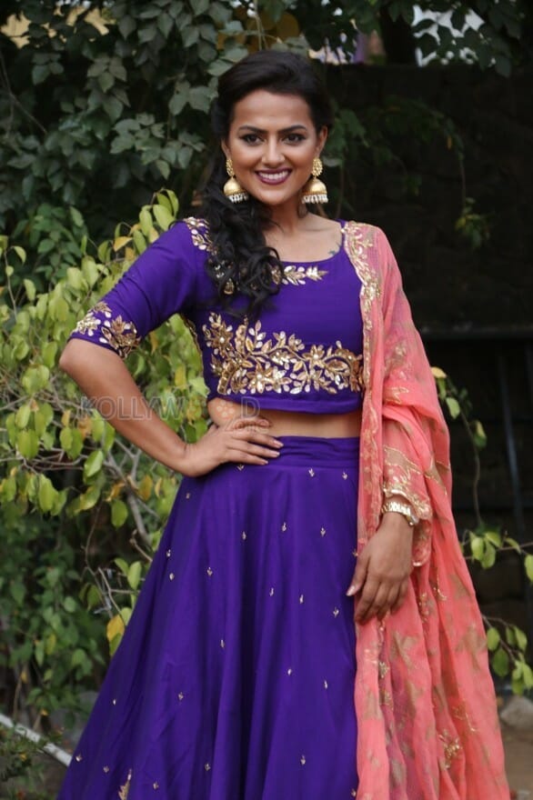 Actress Shraddha Srinath New Photos