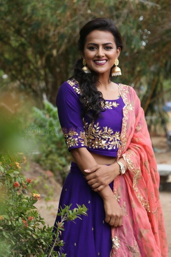 Actress Shraddha Srinath New Photos